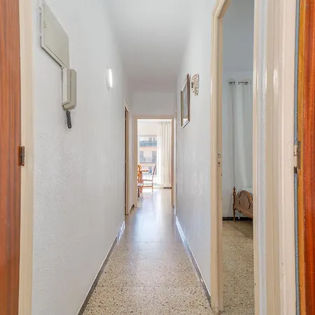 Basic Comfort Poeta Marquina 1º 2025 Appartement *