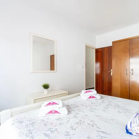 Basic Comfort Poeta Marquina 1º 2025